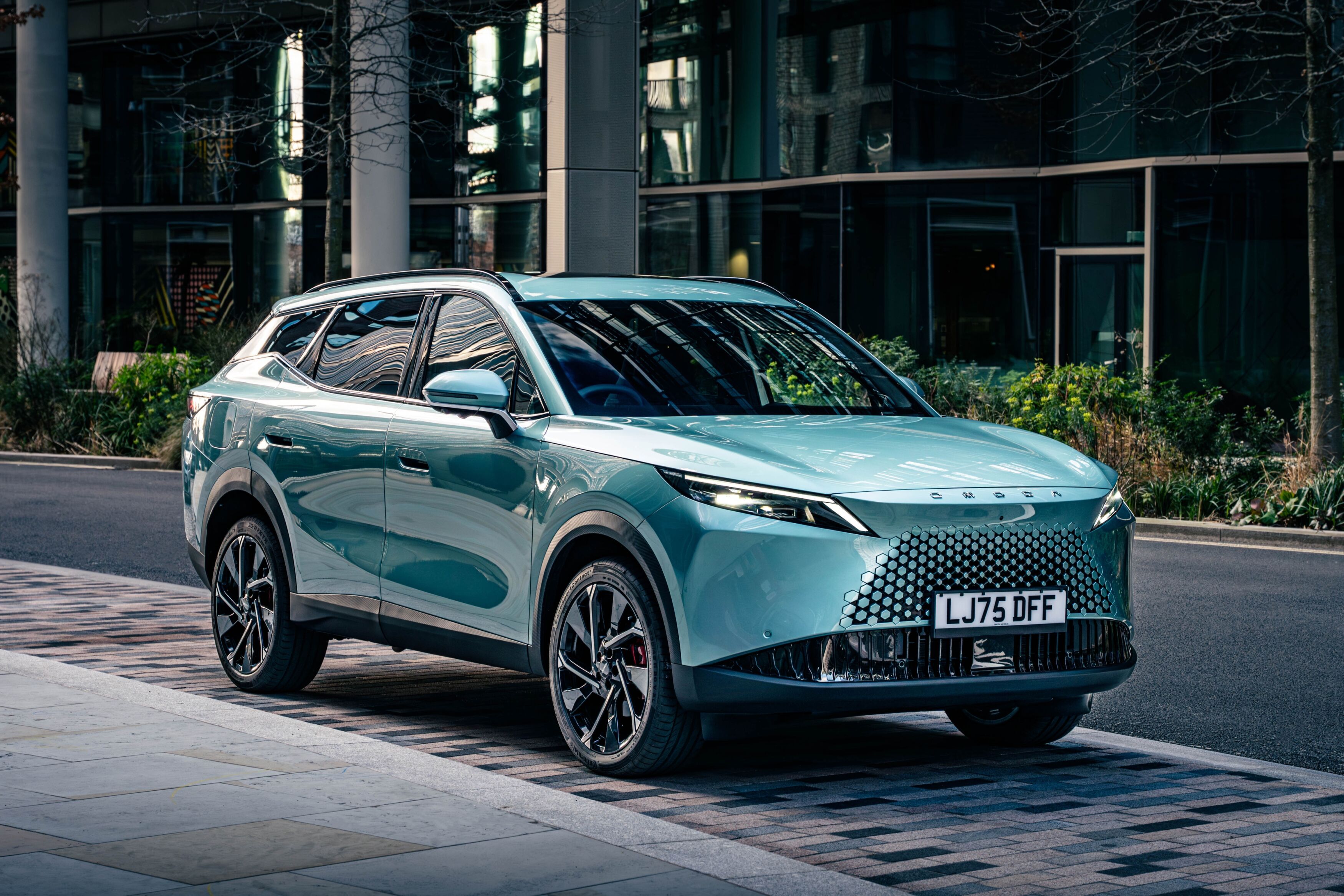 FOTO | Omoda 7 a ajuns în România și completează gama constructorului chinez. Ce performanțe are SUV-ul plug-in hibrid - Poza 1