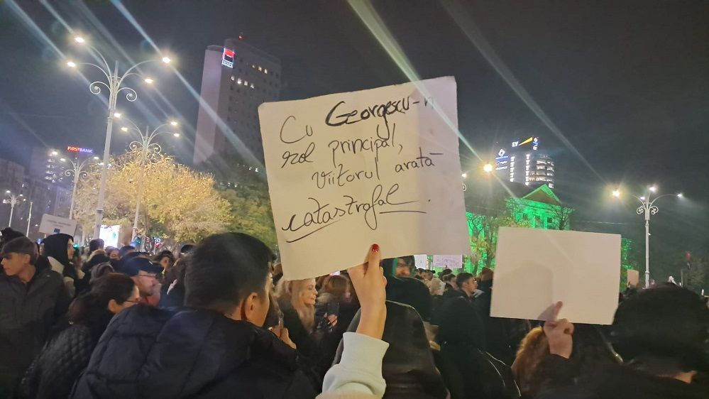 Un nou protest este organizat în Piața Victoriei ca reacție la lipsa de transparență a renumărării voturilor