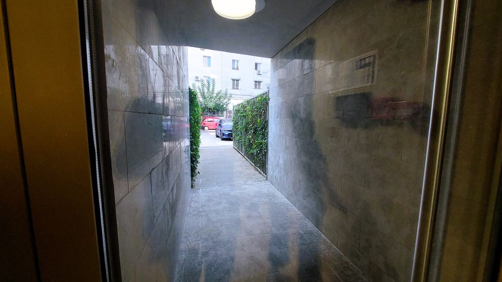 Cum arată un apartament nou cu două camere de 225.000 euro din centru Capitalei - Imagine 55