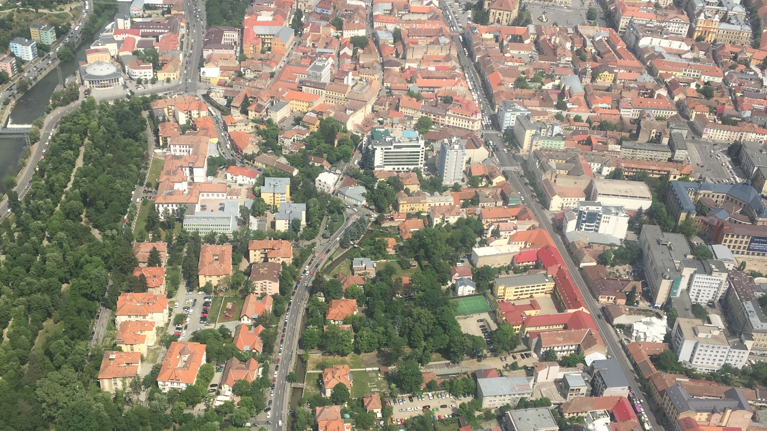 Cum sa reglementam zonele din afara oraselor? Intrebarea administratiei si raspunsurilor arhitectilor si ale expertilor Bancii Mondiale