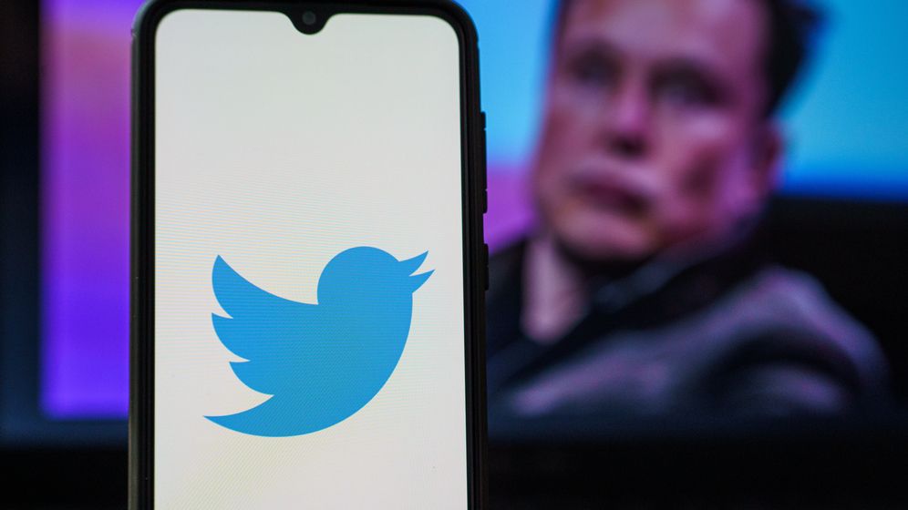 Bezos, teorie conspirativă: China ar obține control asupra Twitter odată ce compania va ajunge la Musk