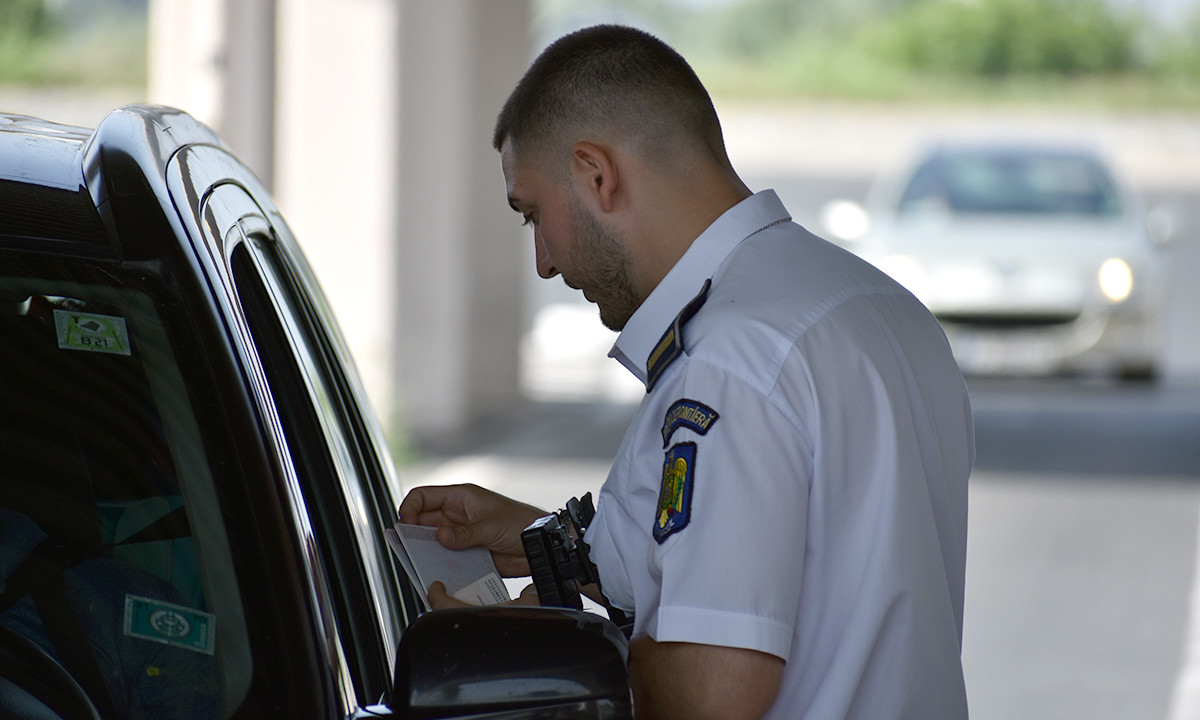 Românii care se întorc din vacanță pot evita aglomerația la graniță. Ce puncte de frontieră alternative recomandă Poliția