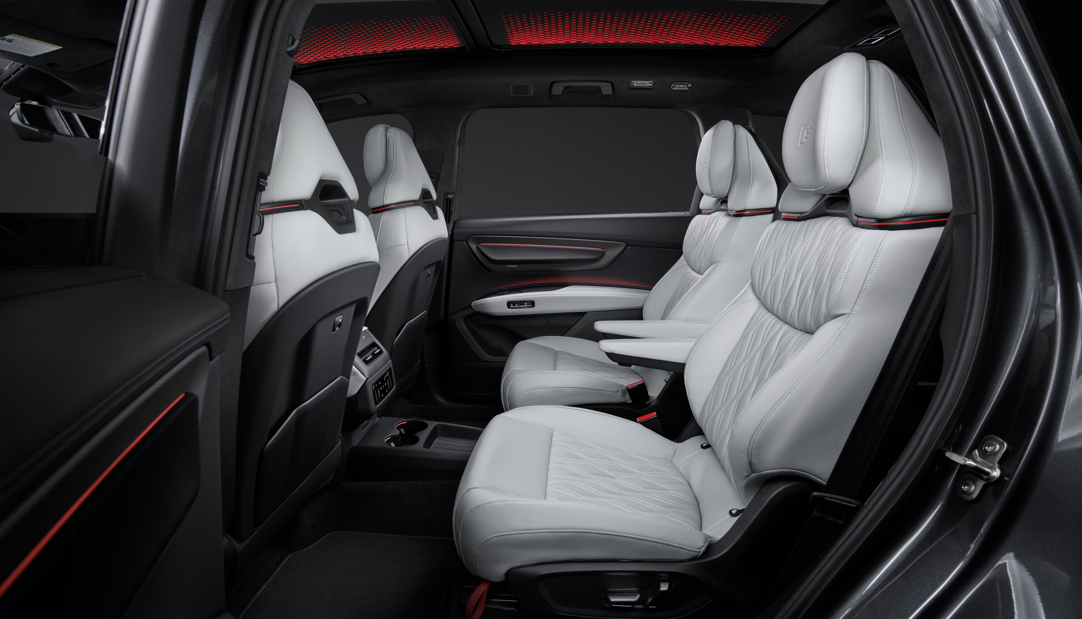 FOTO | Audi are o nouă navă amiral. Cât costă noul SUV Audi Q9 - Poza 9