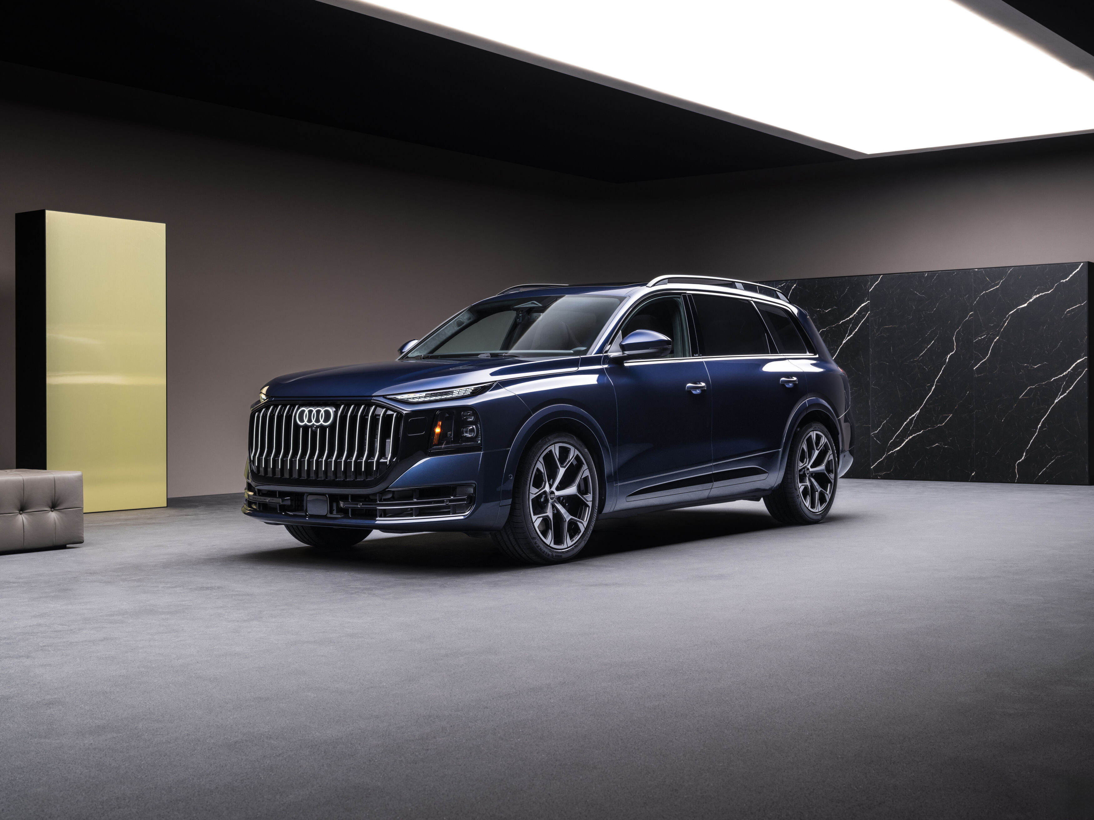 FOTO | Audi are o nouă navă amiral. Cât costă noul SUV Audi Q9