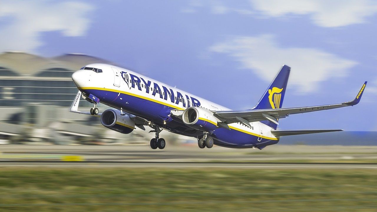 Ryanair închide baza din Atena, pe perioada iernii. Cum va fi afectat programul de zbor
