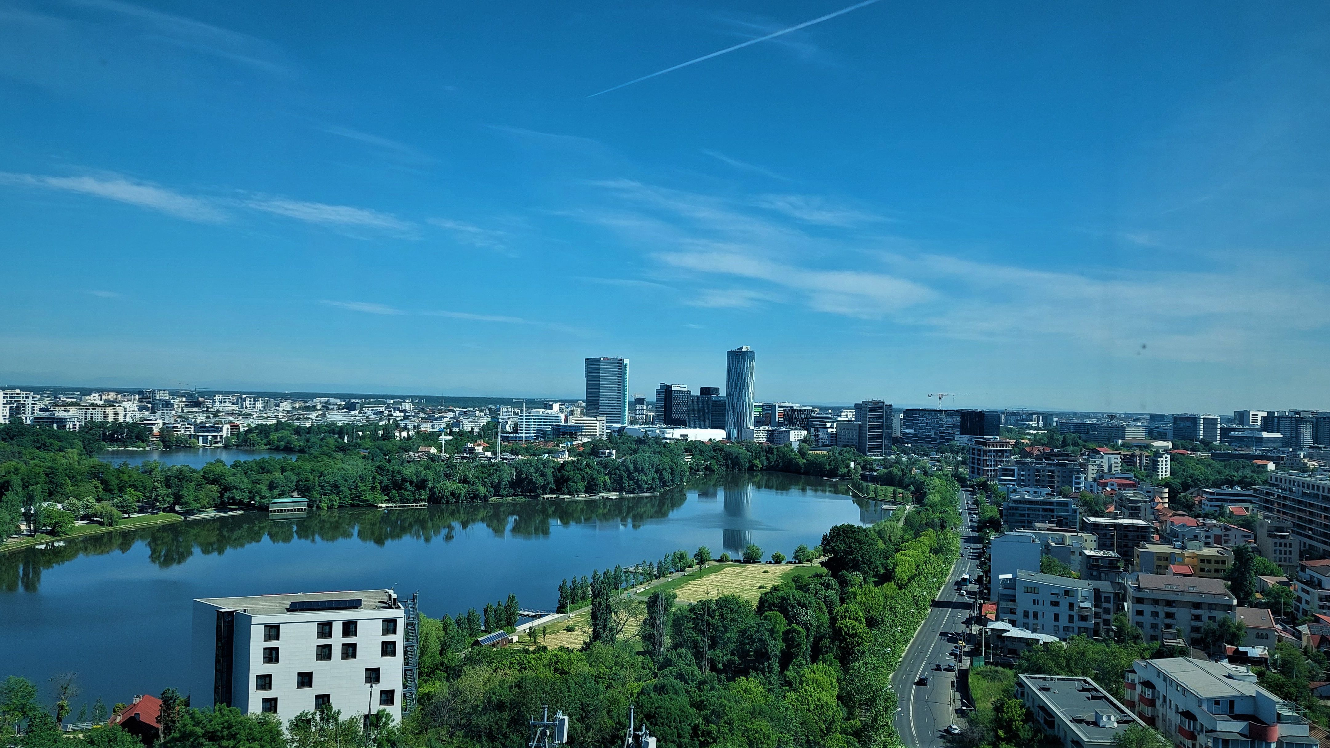 Studiu: 88% din totalul tranzacțiilor imobiliare din România a fost reprezentat de clădiri de birouri „verzi”