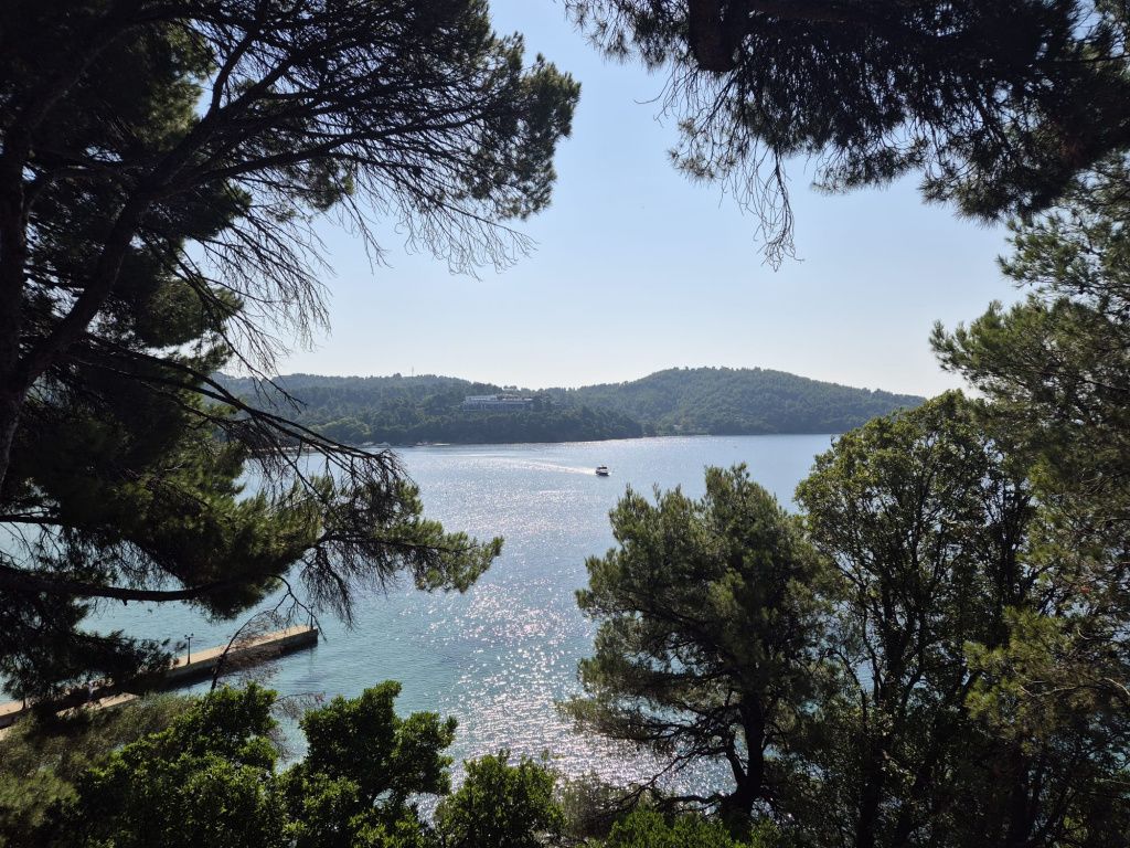 Cât costă o vacanță în Skiathos în 2025: insula cu apă turcoaz, gyros, pisici și muzica Abba - Imagine 10