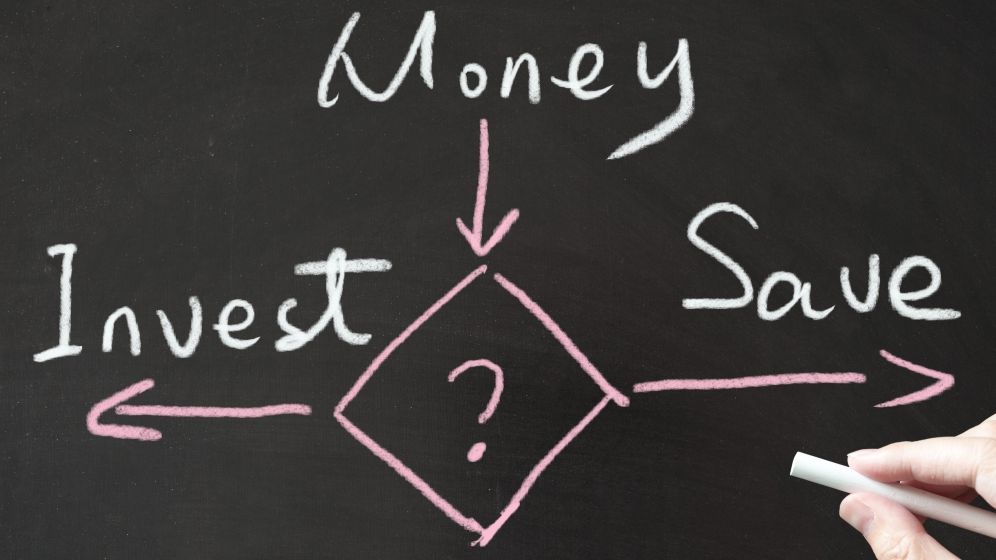 Vrei sa te pensionezi bogat? Obiceiurile "istete" de a realiza economii s-ar putea sa nu fie suficiente