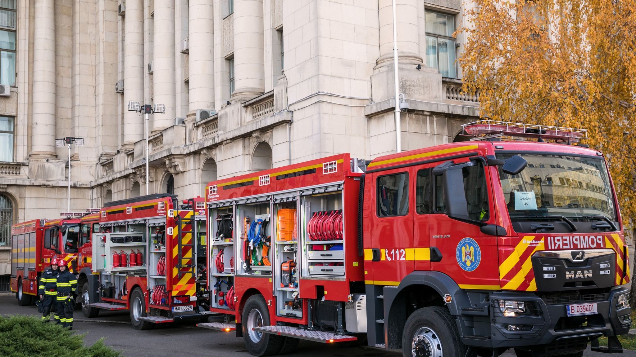 Fraudă cu polițele RCA ale mașinilor de pompieri. Un broker de asigurări ar fi câștigat astfel sute de mii de lei