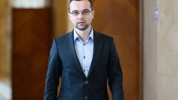 Seful organizatiei de tineret a PSD explica votul in favoarea motiuni: "Am votat cu amaraciune, dar cu responsabilitate"