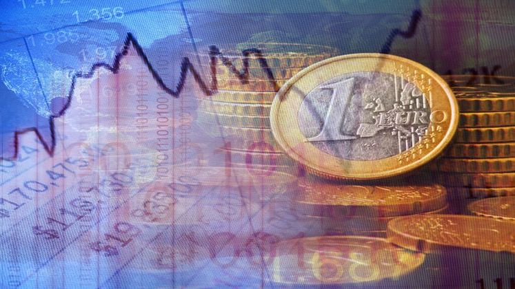 Euro se indreapta spre a 10-a pierdere consecutiva fata de dolar, cea mai lunga serie negativa din istoria sa