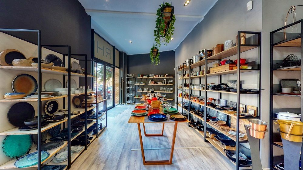 În plin an pandemic, o antreprenoare deschide un showroom de veselă dedicat locaţiilor din HoReCa şi real estate