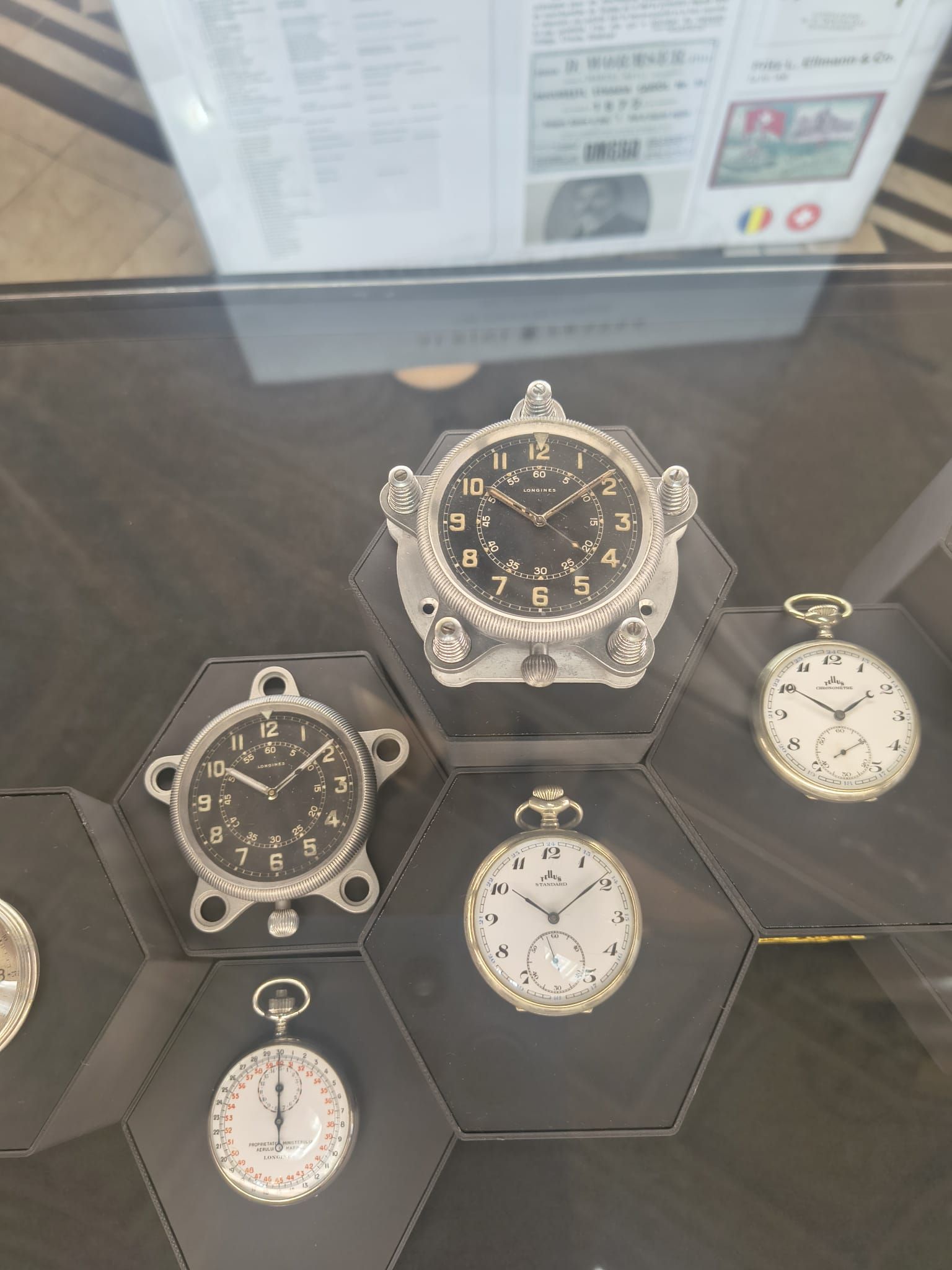 FOTO. Un CEAS, o POVESTE. Orologerie elvețiană la BNR. „Valori care rezistă timpului” marchează 115 ani de relații România-Elveția<br> - Poza 26