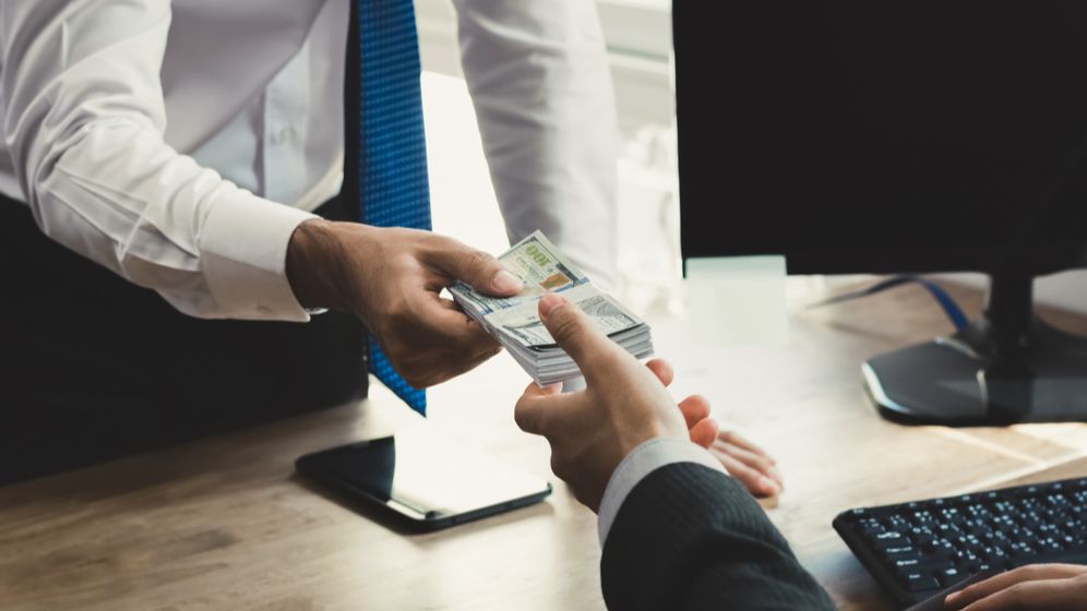 Vrei să te împrumuți? Topul băncilor care oferă cele mai mici dobânzi fixe la un credit de nevoi personale