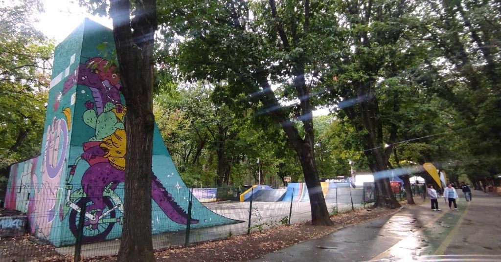 FOTO: Skatepark-ul "žpărăsit" din Herăstrău a prins culoare - cum arată după renovare - Imagine 3
