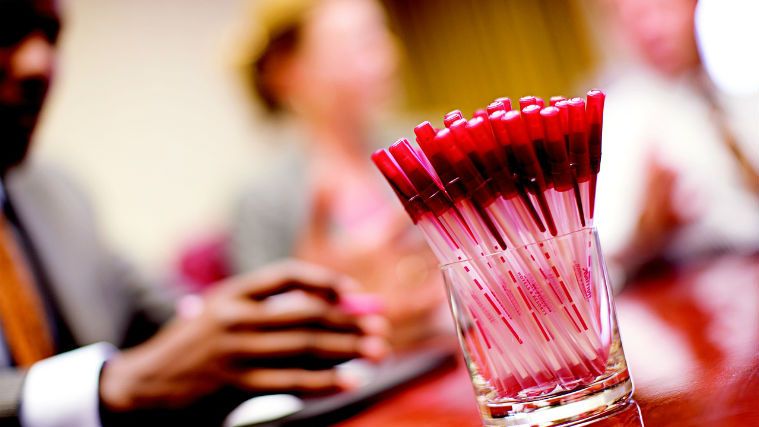 Huawei România: Angajații cu copii au prioritate în a lucra de acasă