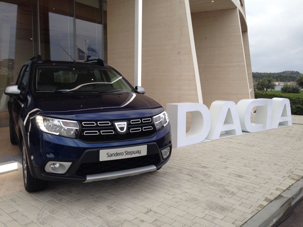 Dacia Duster EDC, Sandero facelift - Imagine 17