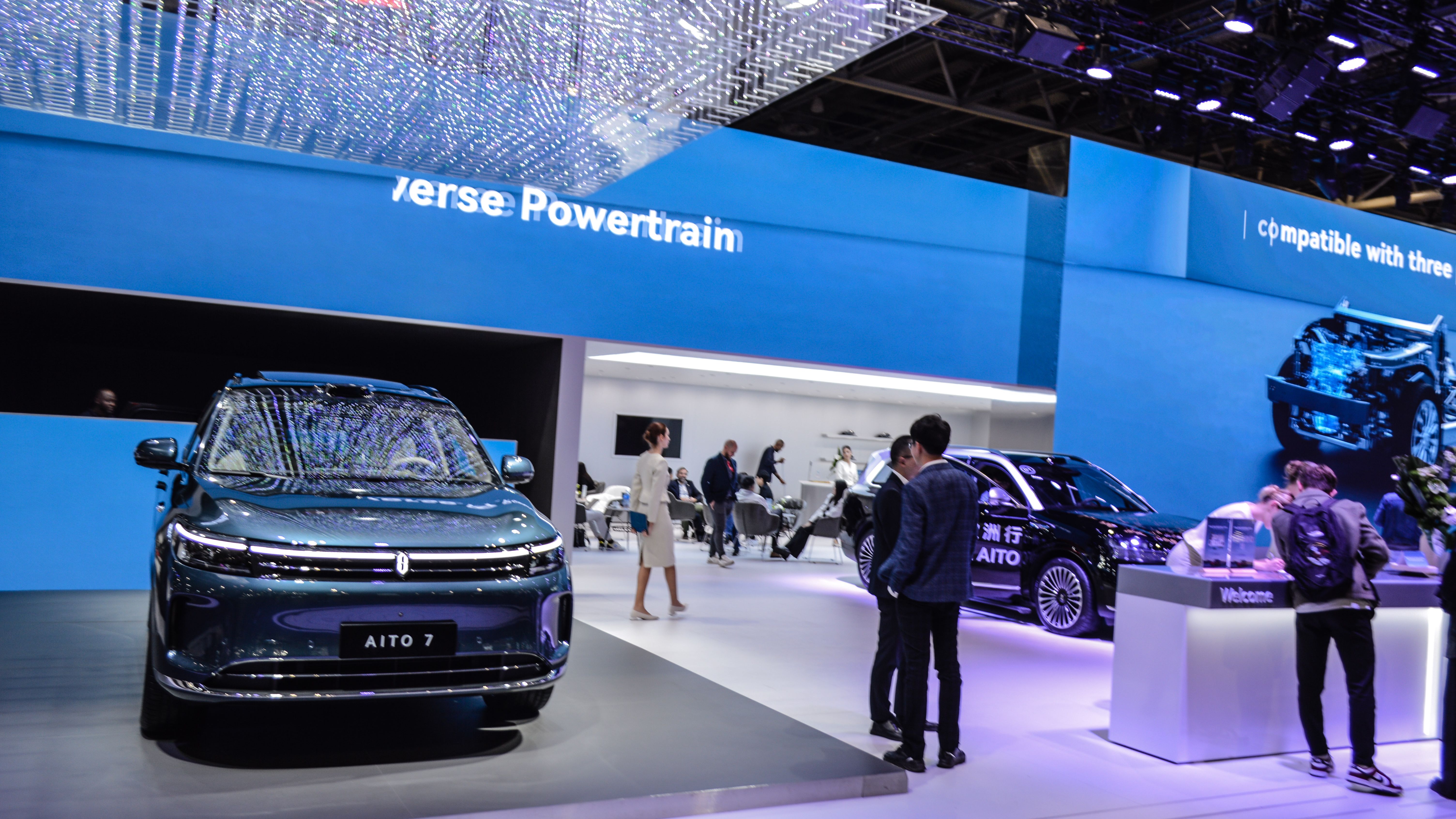 Uniunea Europeană, fermă pe poziții: Taxele vamale mărite pentru electricele din China intră în vigoare