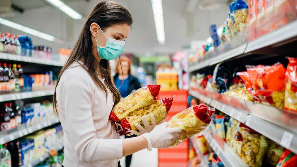 Inflația, scădere infimă, iar scumpirile la alimente continuă. Este suficient pentru a bifa prognoza BNR?
