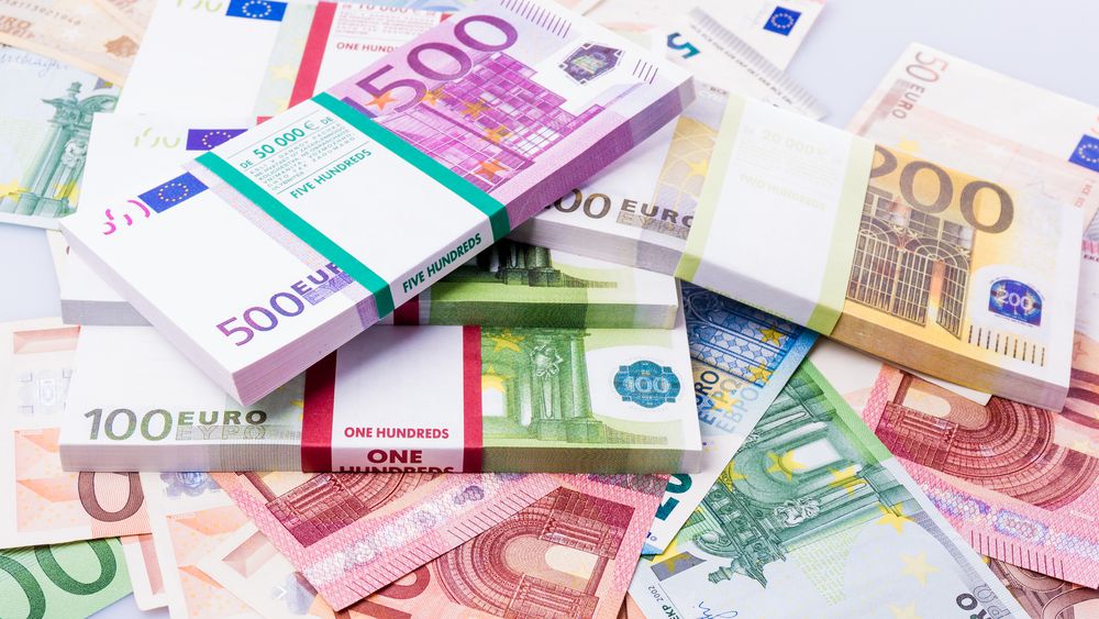 Romania a atras 1,75 MLD euro de pe pietele externe printr-o emisiune de euroobligatiuni. Managerii de fonduri, cei mai interesati
