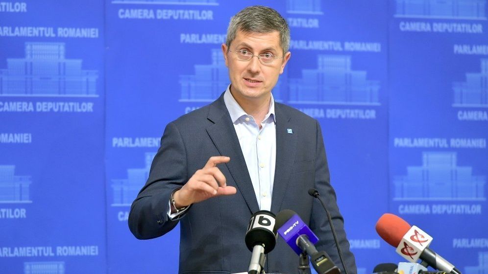 Dan Barna si-a depus candidatura. Atac la Klaus Iohannis