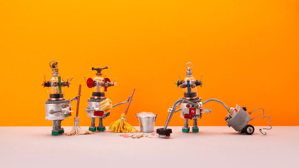 TOP meserii în care oamenii riscă să fie înlocuiți cu roboți, în următorii 10 ani