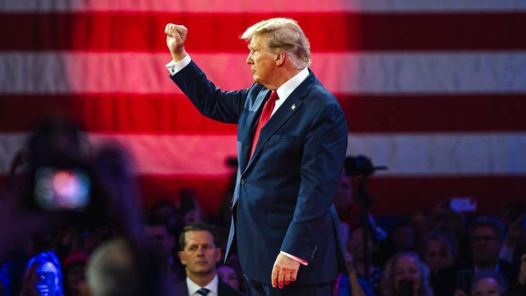 BREAKING: Prima reacție de la Ambasada României în SUA, după ce Trump a anunțat că va trimite mii de migranți, printre care și români, în închisoarea Guantanamo