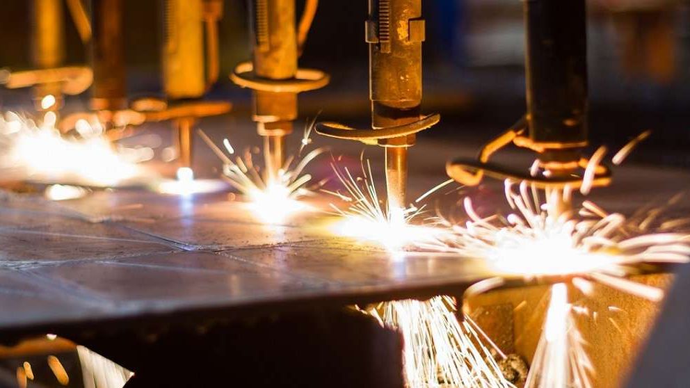 Industria autohtonă, creștere cu aproape 5% în primele șapte luni ale anului. Ce sectoare sunt cele mai puternice