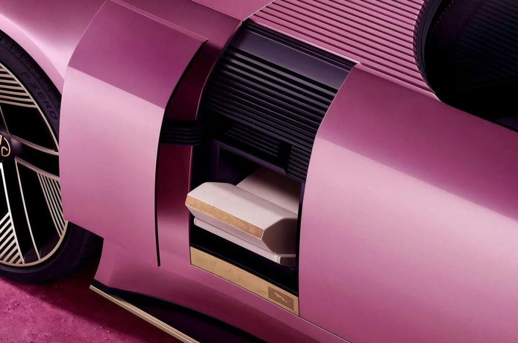 GALERIE FOTO | Cum arată noul concept Jaguar, văzut înainte de lansarea oficială - Imagine 2