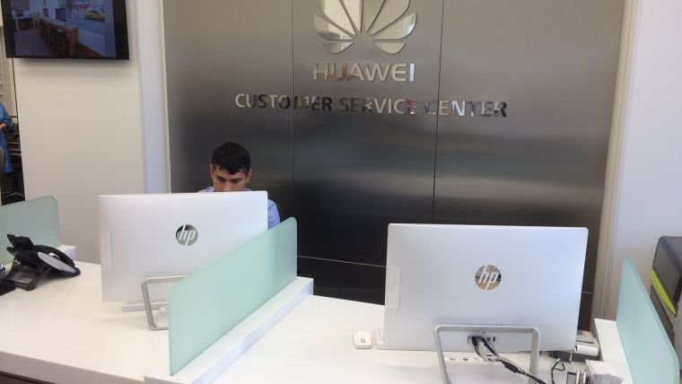 Huawei deschide primul service centru propriu din Romania