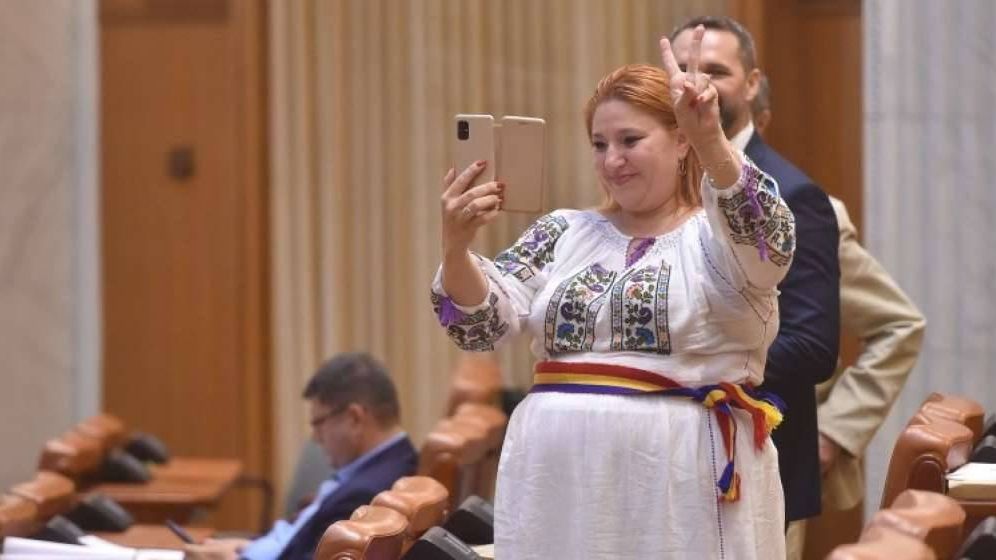 Șoșoacă anunță desființarea grupul parlamentar SOS