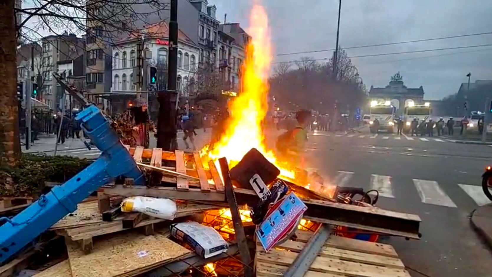 Proteste violente în Belgia, din cauza măsurilor în vreme de pandemie