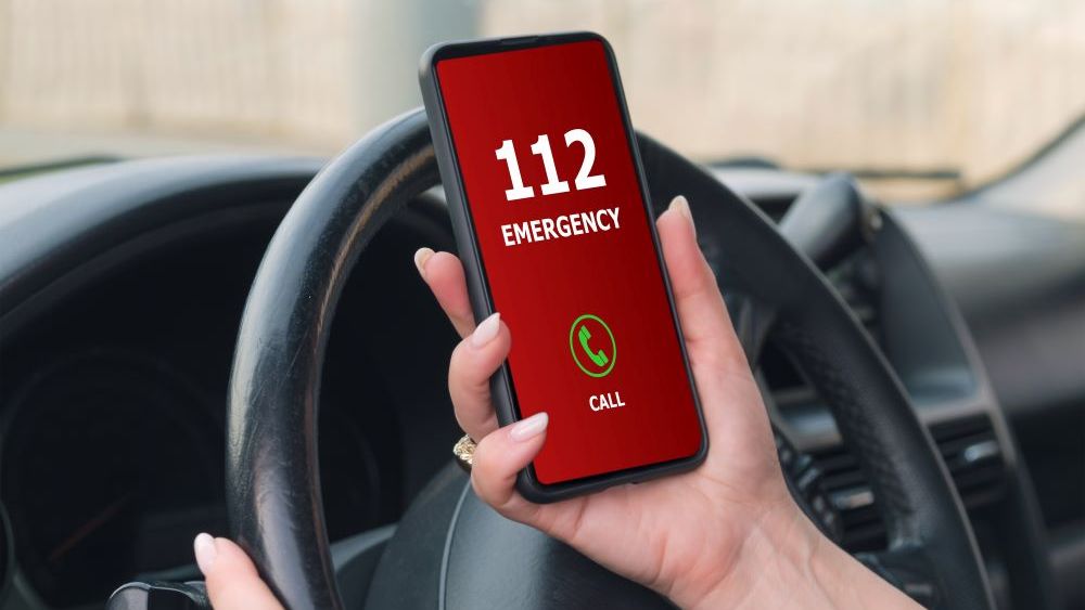 Peste 6,7 milioane de apeluri la 112: unii români sună doar pentru a înjura personalul