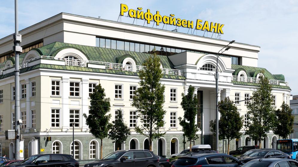 Raiffeisen Bank ia în calcul să se retragă de pe piața din Rusia