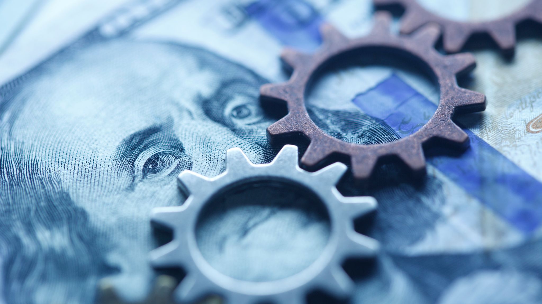 XTB – Pune banii să lucreze pentru tine