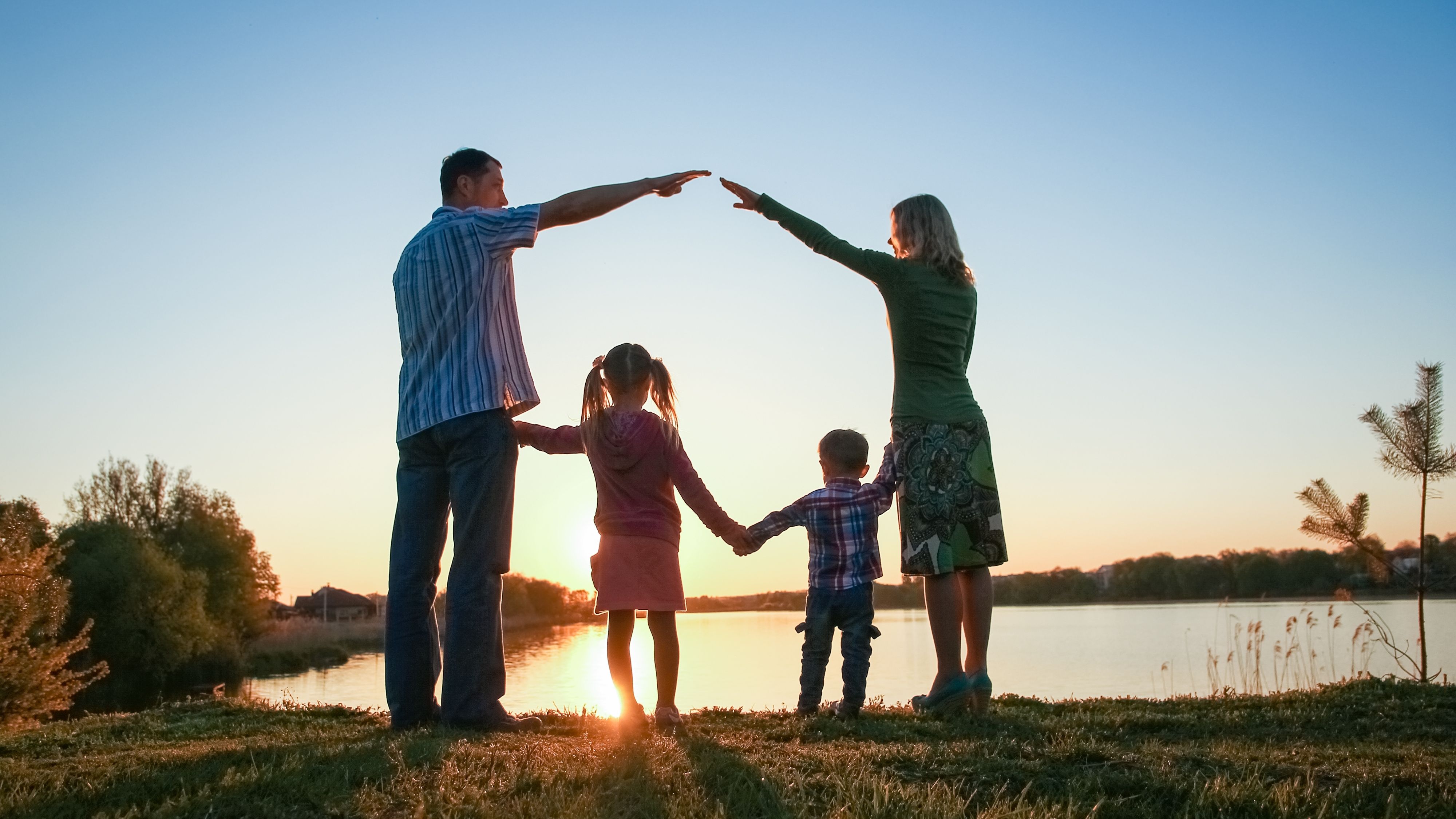 Asigurarea de viață | Ce este, cât costă și cum îi scapă pe cei dragi de probleme în caz de necaz