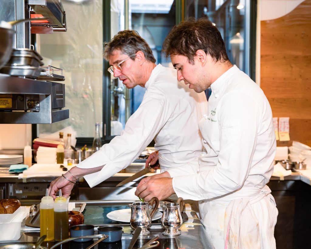 GALERIE FOTO: Restaurantul "žde fiță" din Paris în care să-ți impresionezi partenera de Vale - Imagine 6