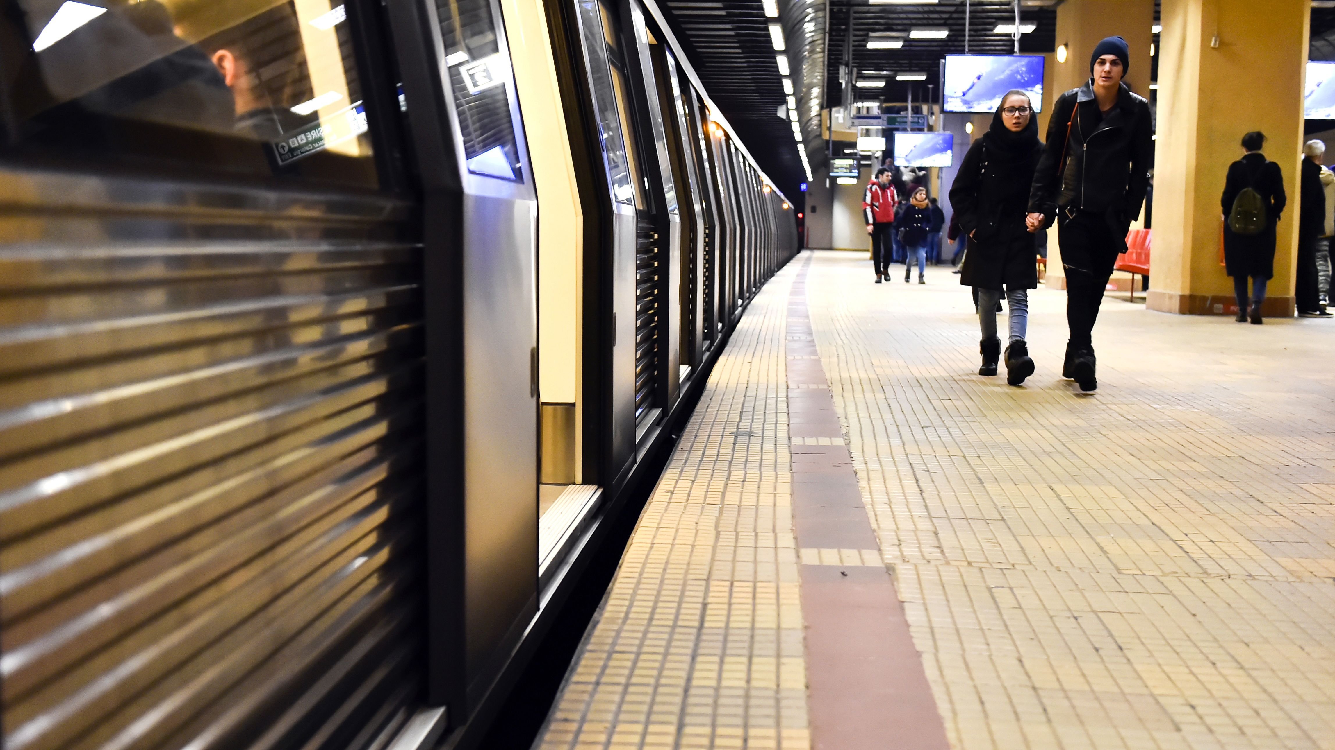 Angajatii de la metrou intra in greva generala saptamana viitoare pentru ca nu au obtinut majorarile salariale de 42%