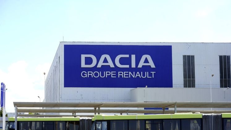 CEZ a incheiat un contract de un an cu Dacia pentru furnizarea electricitatii