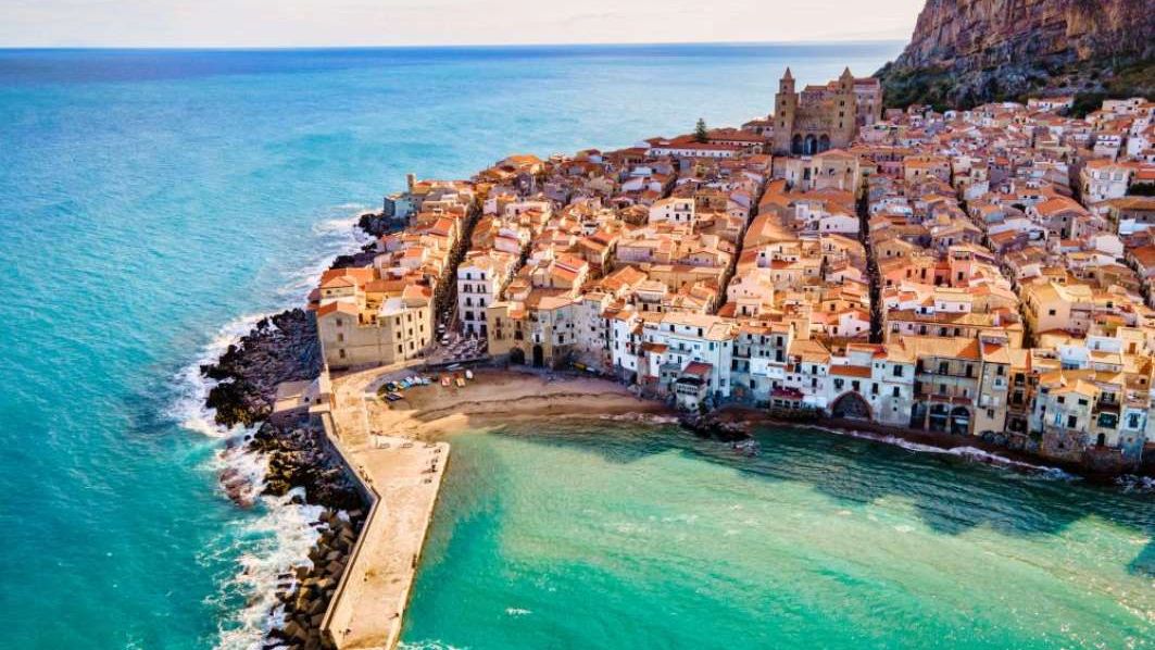 Cât costă cu adevărat o casă de „1 euro” în Italia: explicațiile unui tănâr care a luat una