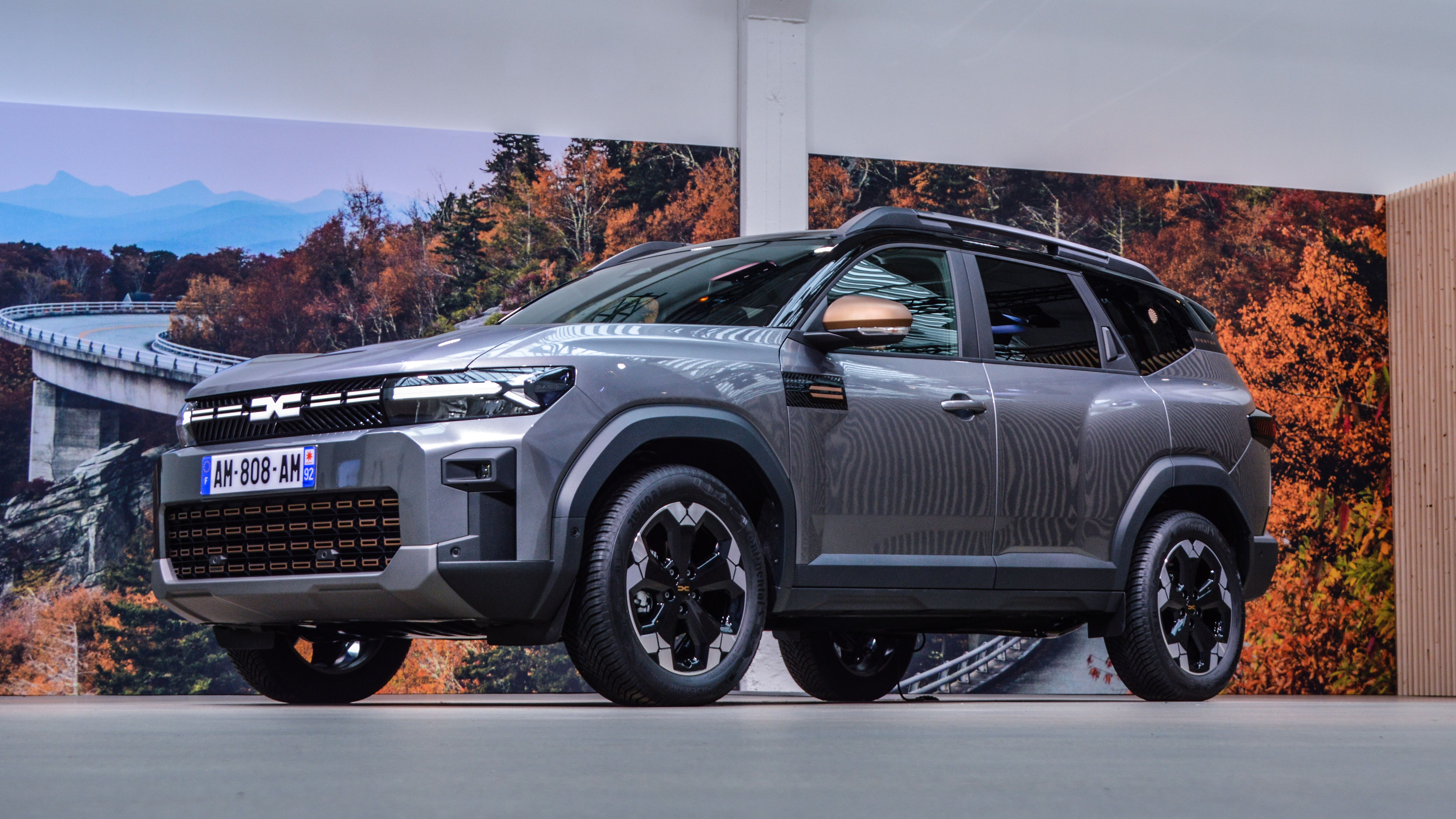 Merită o Dacia 30.000 de euro? Cum motivează producătorul auto un preț considerat "interzis" în trecut