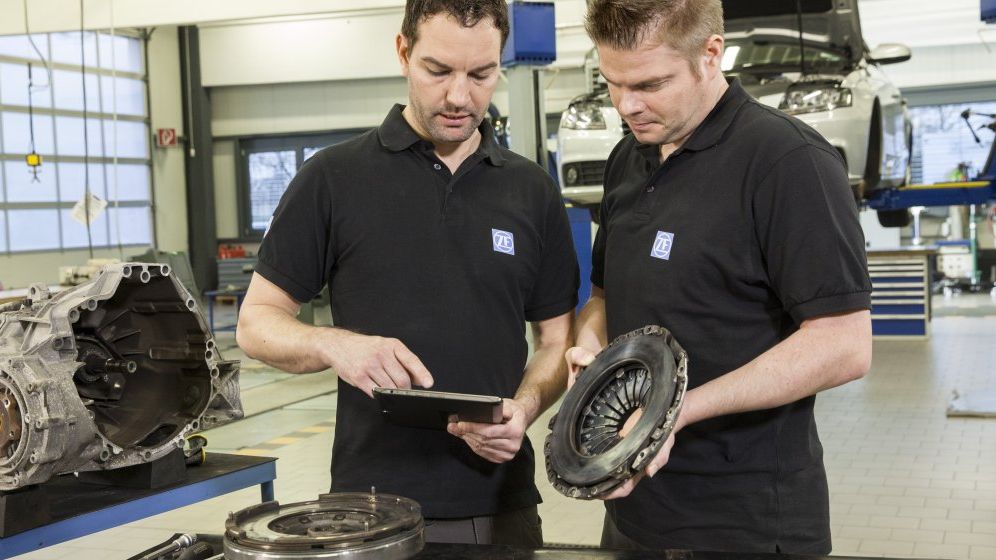 ZF Friedrichshafen preia divizia auto a BeeSpeed din Timisoara