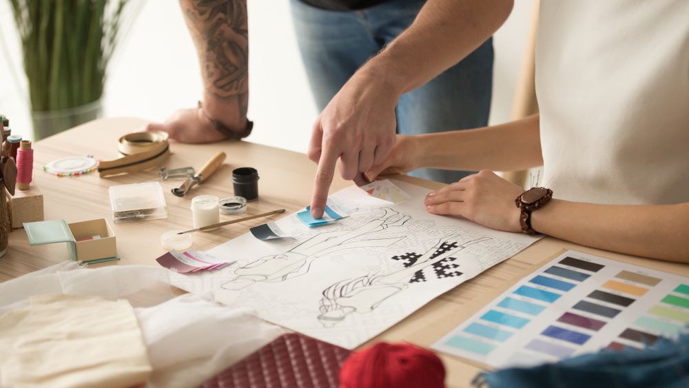 Business creativ la inceput de drum: vanzari online si investitii de cateva mii de euro