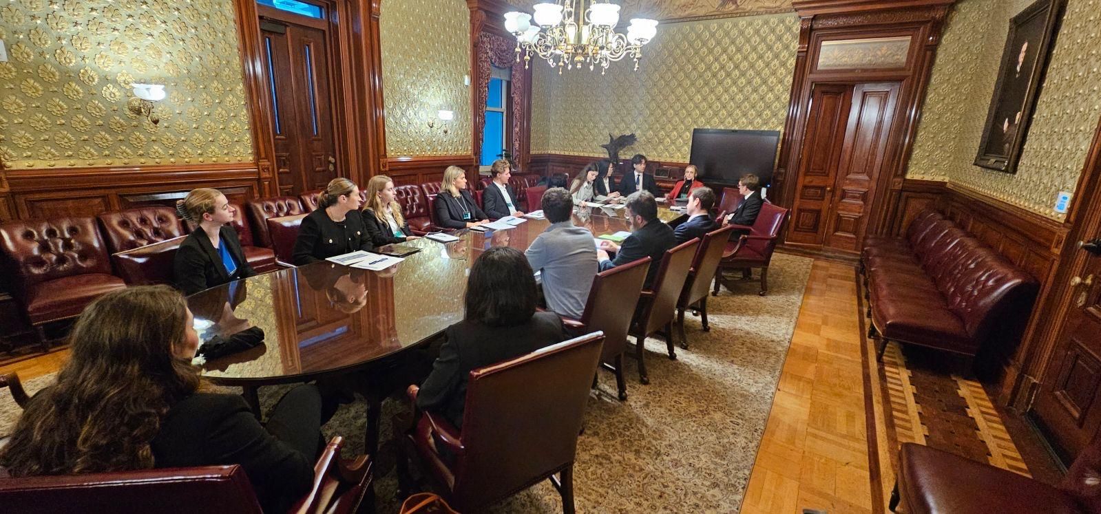 A absolvit Princeton și a lucrat pe teme de inteligență artificială la Casa Albă. Povestea româncei căreia i s-a spus că "nu se poate” - Poza 14