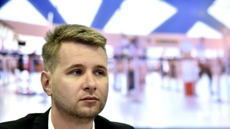 Fost șef al Aeroporturi București, arestat pentru trafic de influență
