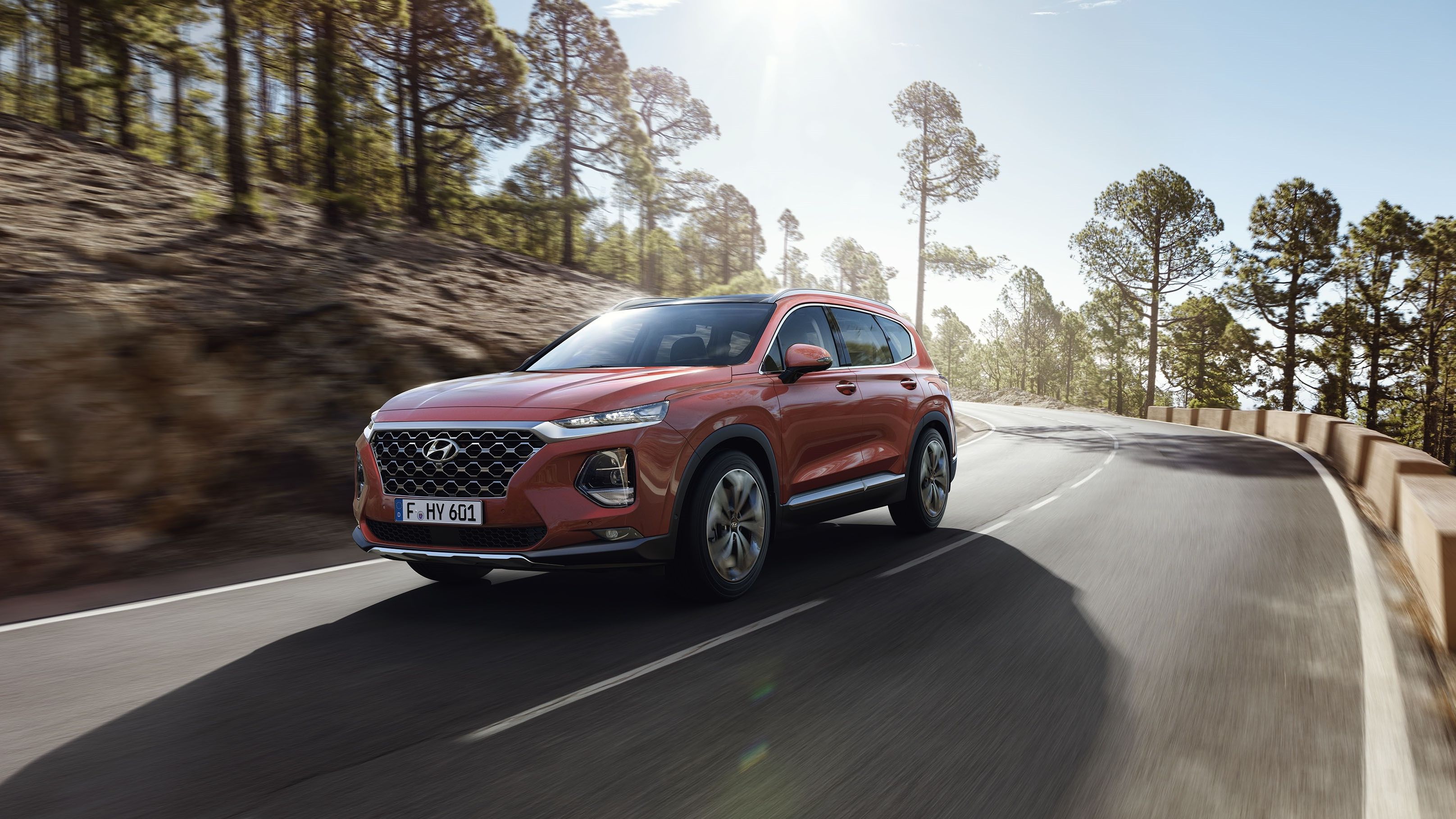 Hyundai a dezvaluit noua generatie Santa Fe