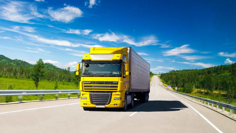 Cartelul camioanelor: Companiile romanesti ar putea recupera pana la o jumatate de miliard de euro