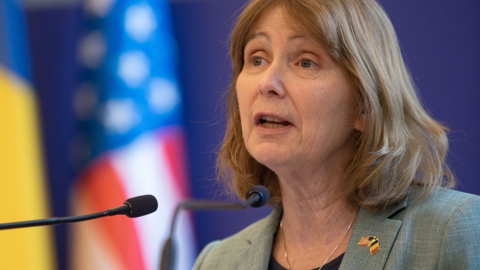 Kathleen Kavalec: Mai trebuie parcurşi paşi importanţi pentru includerea României în programul Visa Waiver