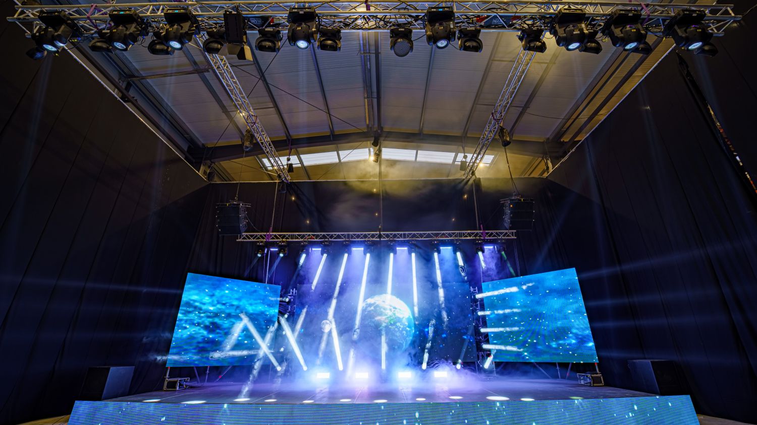 NAN Studio: Set-up scena + led-screen si set-up Chroma- Key in aceeasi locatie