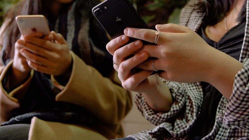 Abonament TV sau de telefonie: Când poți renunța la contract, fără penalități